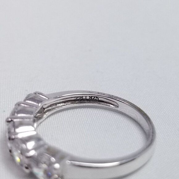 Vintage Sterling Silver Sparkly CZ Five Stone Stacking Band Ring, Size 6, Estate - Picture 5 of 10